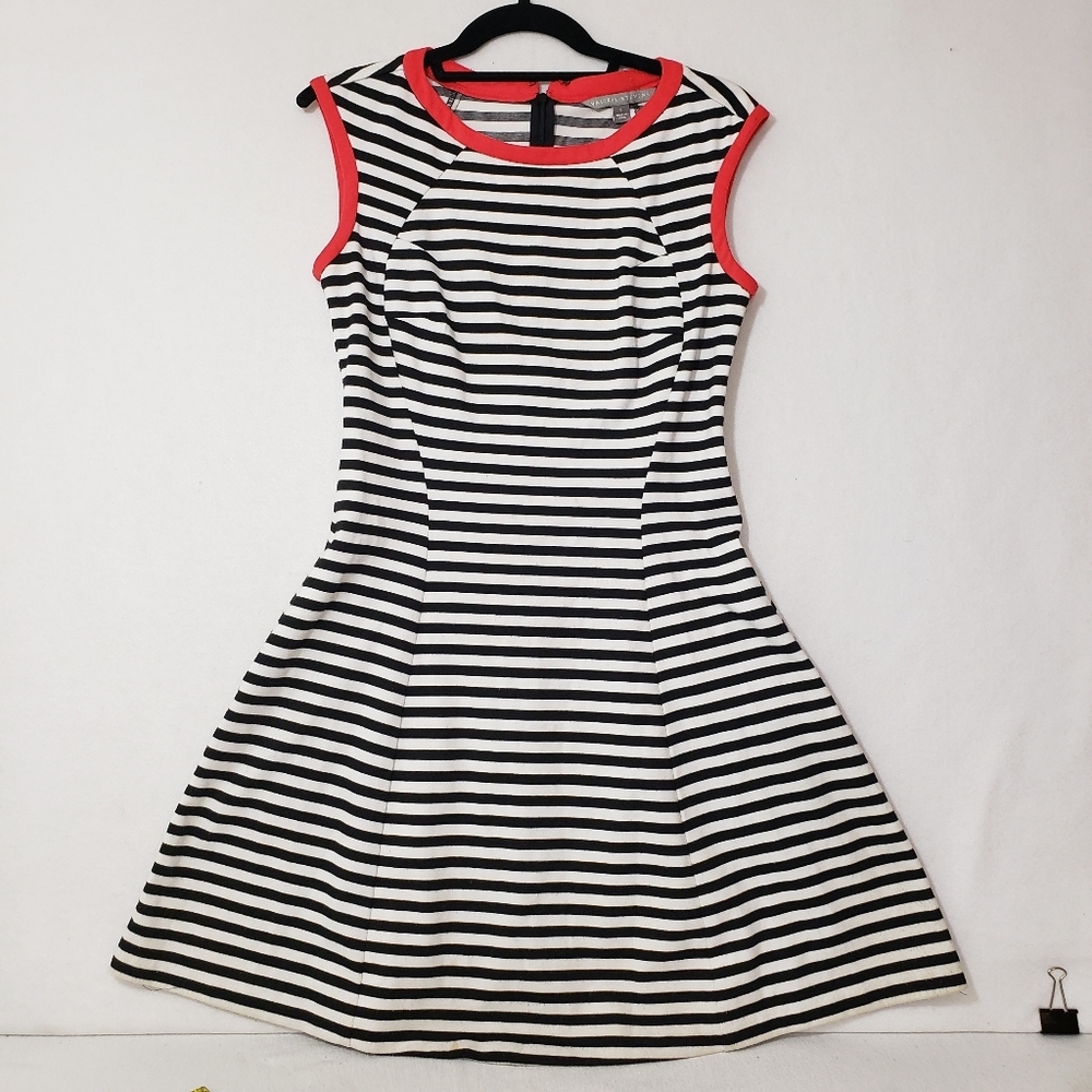 Valerie Stevens Skater Mini Dress Striped Black White Sleeveless Pockets…